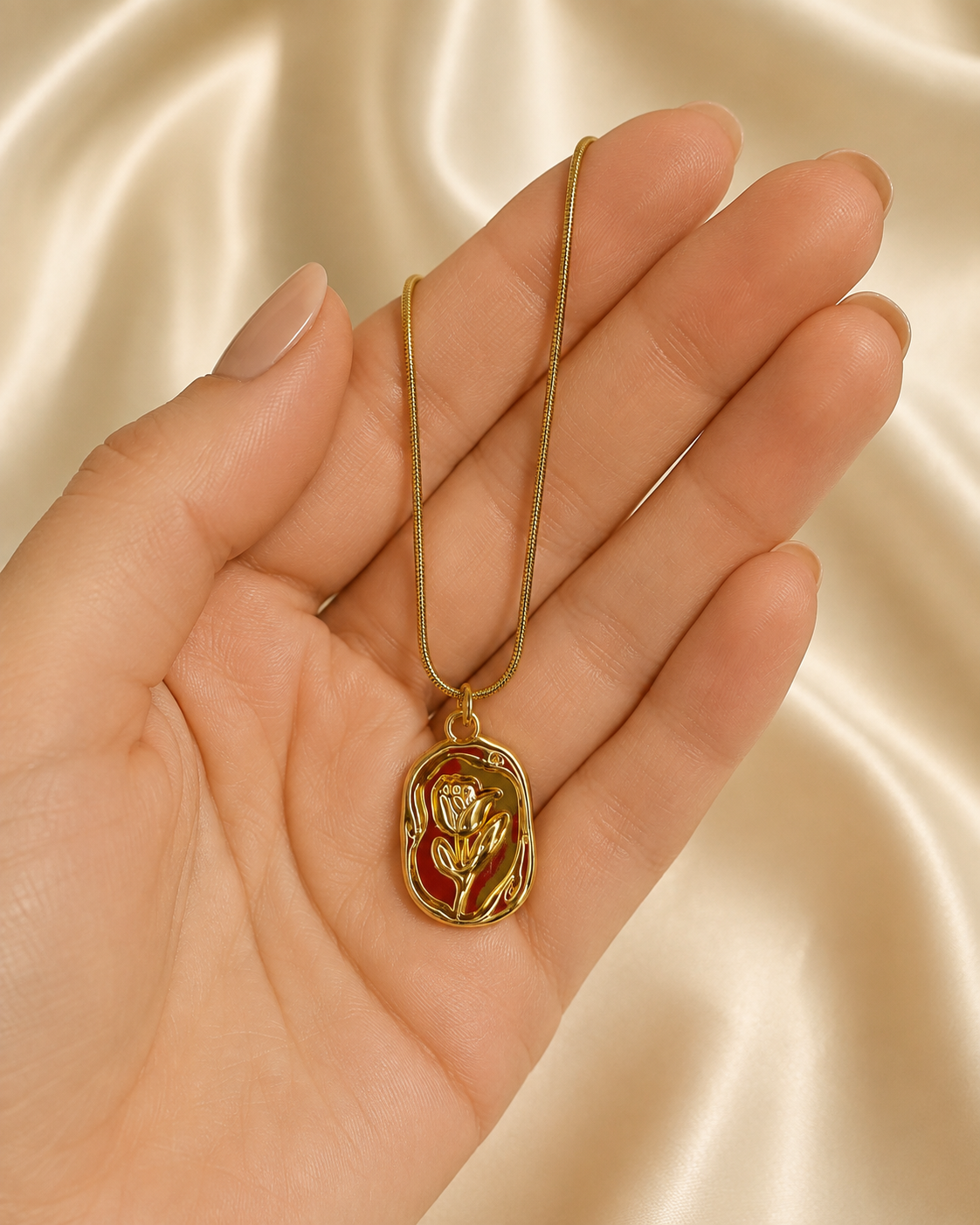 Gold Oval Floral Pendant Necklace