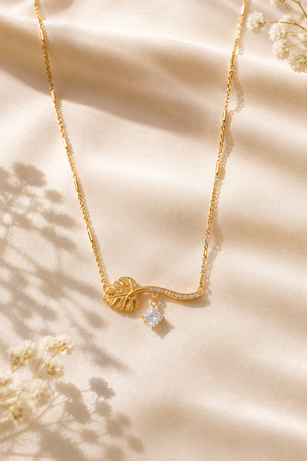 Monstera Spark Necklace