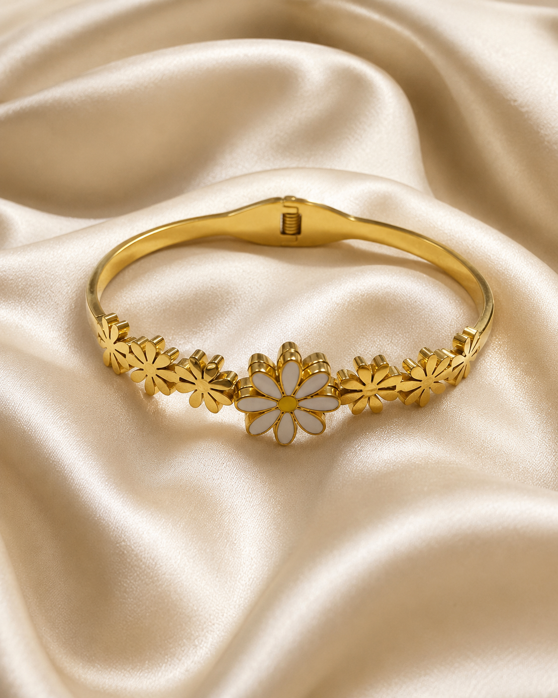 White Daisy Floral Gold-Plated Kada