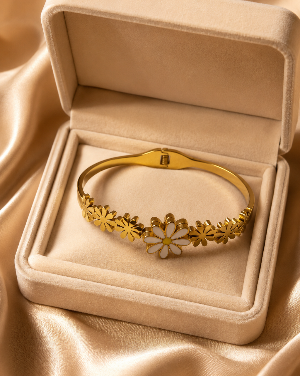 White Daisy Floral Gold-Plated Kada