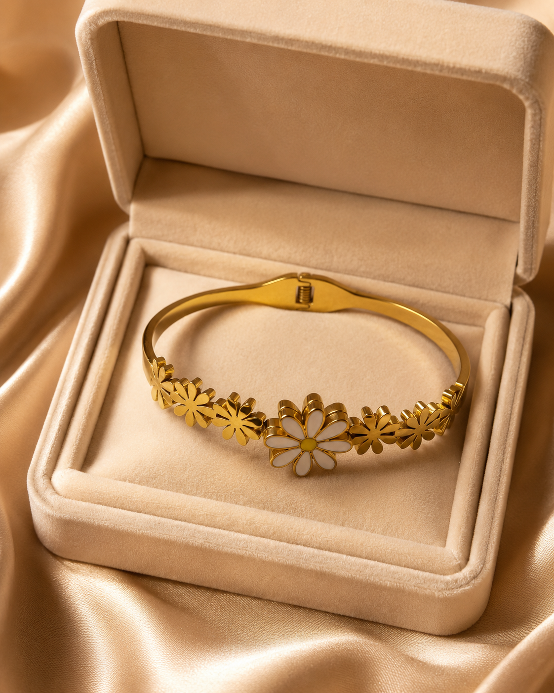 White Daisy Floral Gold-Plated Kada