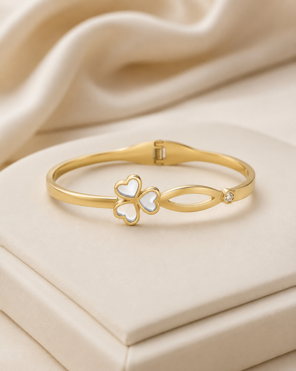 White Clover & Leaf Accent Gold-Plated Kada