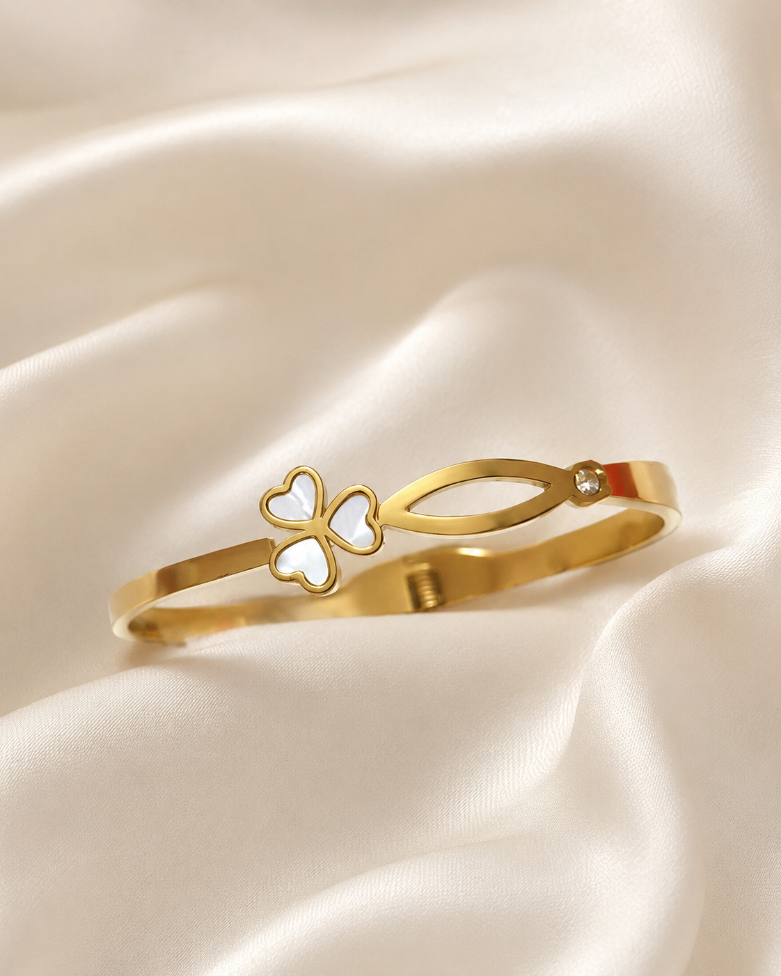 White Clover & Leaf Accent Gold-Plated Kada
