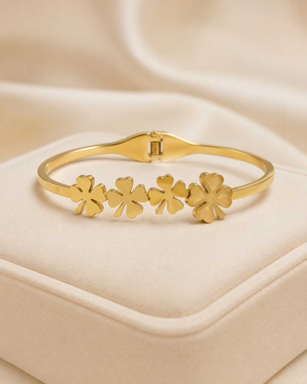 Four-Leaf Clover Row Gold-Plated Kada