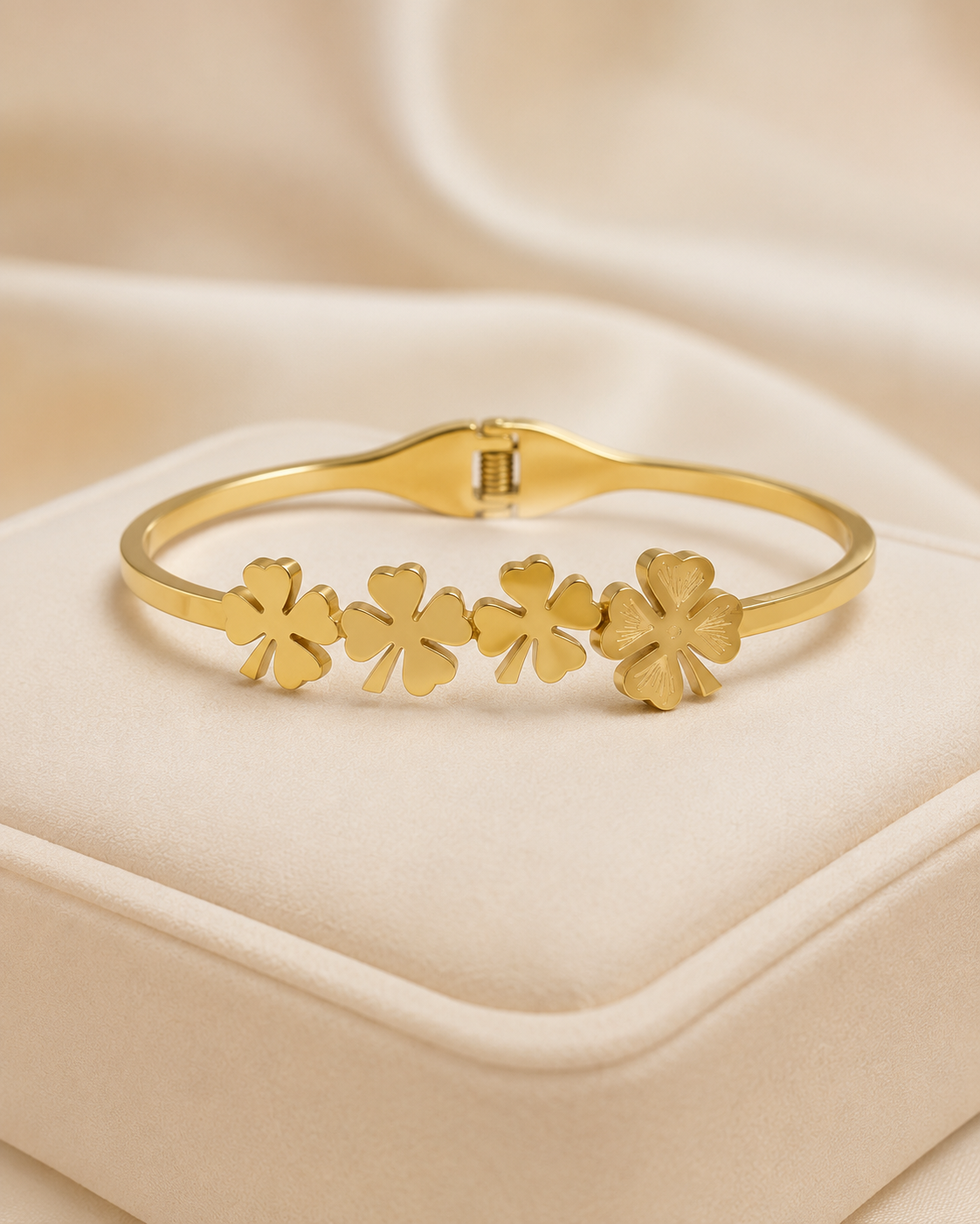 Four-Leaf Clover Row Gold-Plated Kada