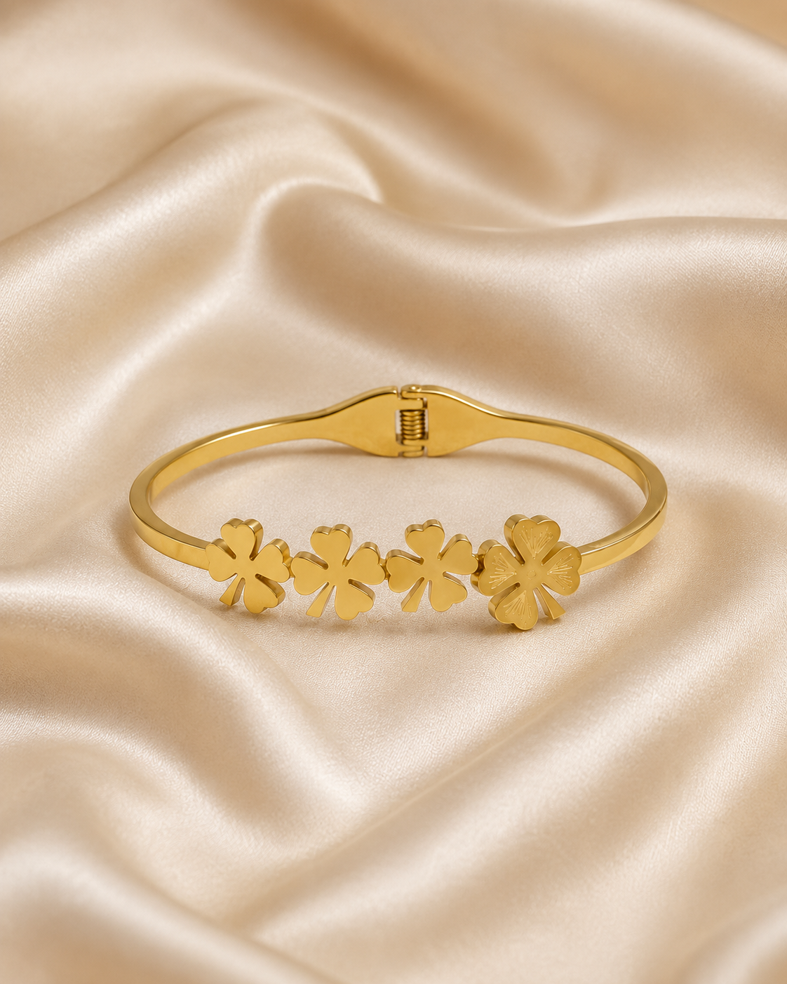 Four-Leaf Clover Row Gold-Plated Kada
