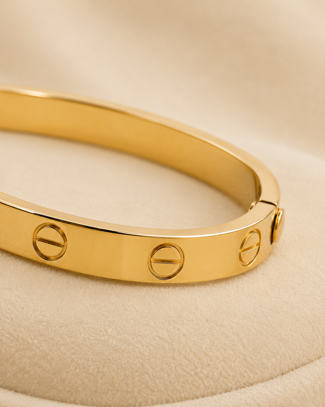 Screw Motif Polished Gold-Plated Kada