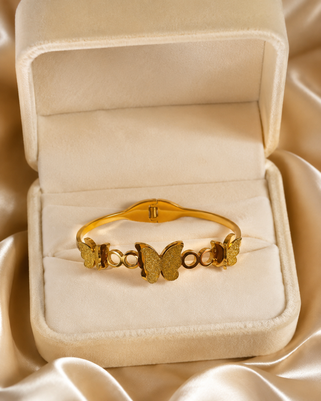 Textured Butterfly & Circle-Link Gold-Plated Kada