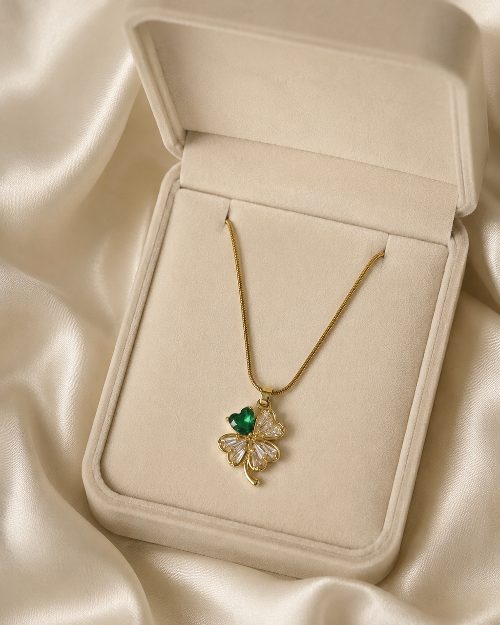 Gold-Plated Green Heart Crystal Four-Leaf Clover Pendant Necklace