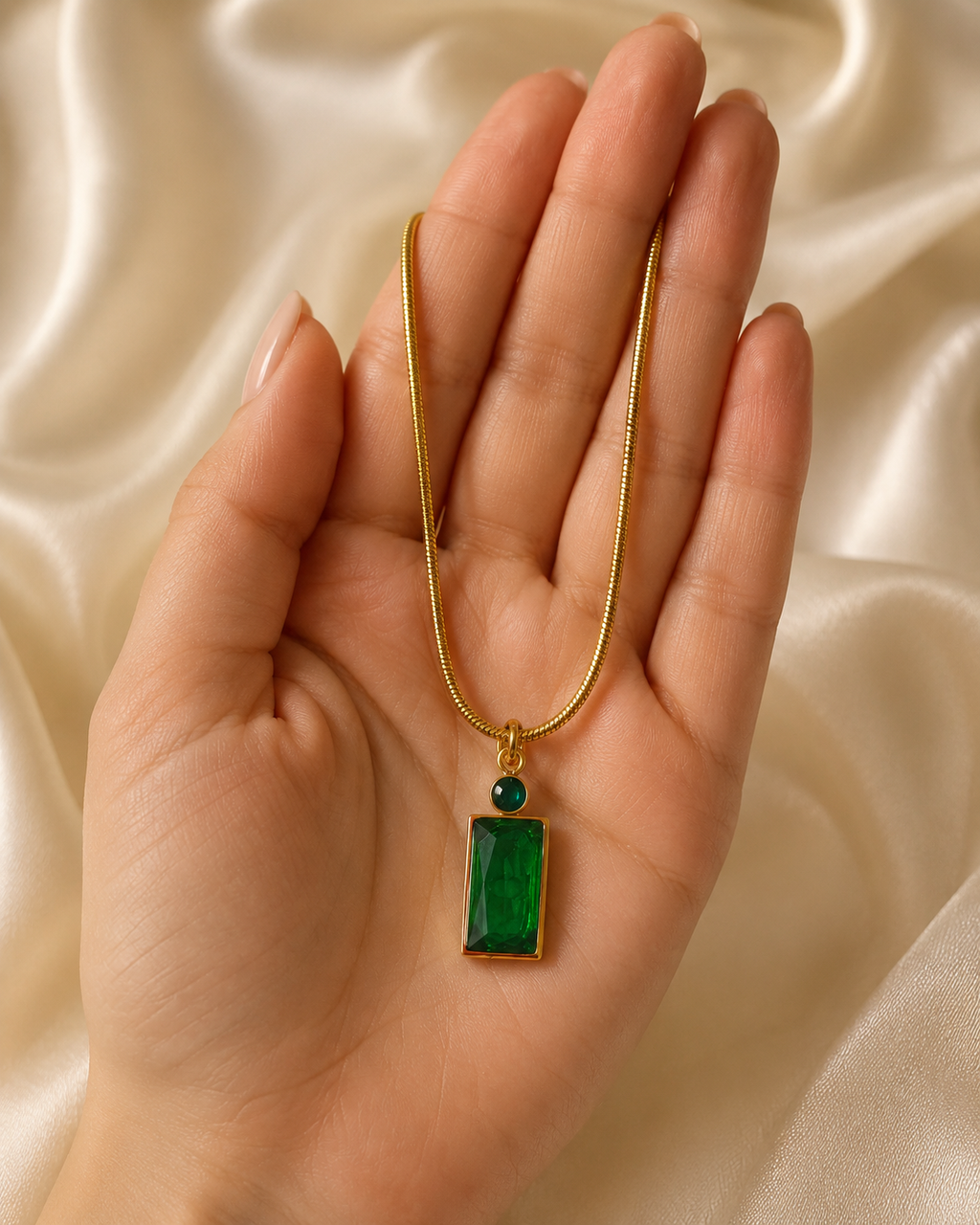Emerald Shine Rectangle Pendant Necklace